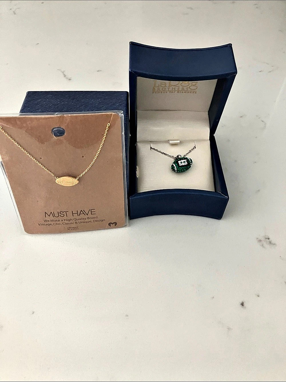 Nautilus Green Pendant Necklace Like New